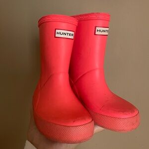 HUNTER kids bright pink rain boots 7/8